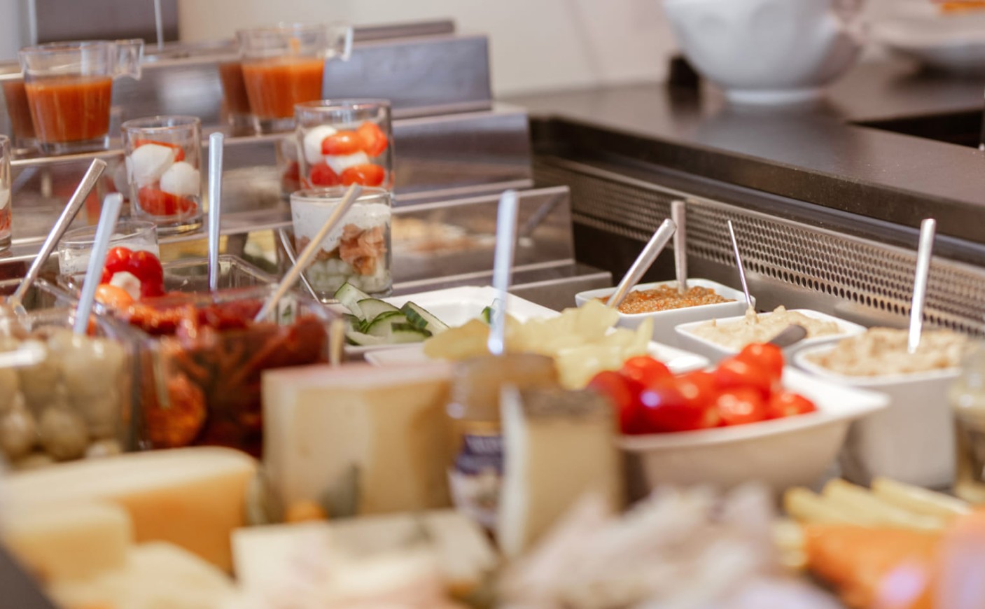 Regionale Spezialit&auml;ten vom Fr&uuml;hst&uuml;cksbuffet