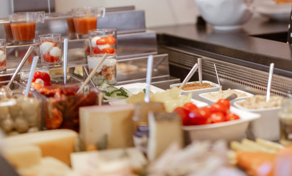 Regionale Spezialit&auml;ten vom Fr&uuml;hst&uuml;cksbuffet