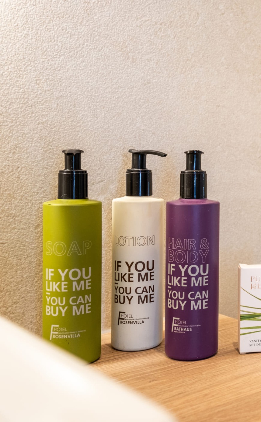 Details und hochwertige Pflegeprodukte im Doppelzimmer Deluxe mit Balkon