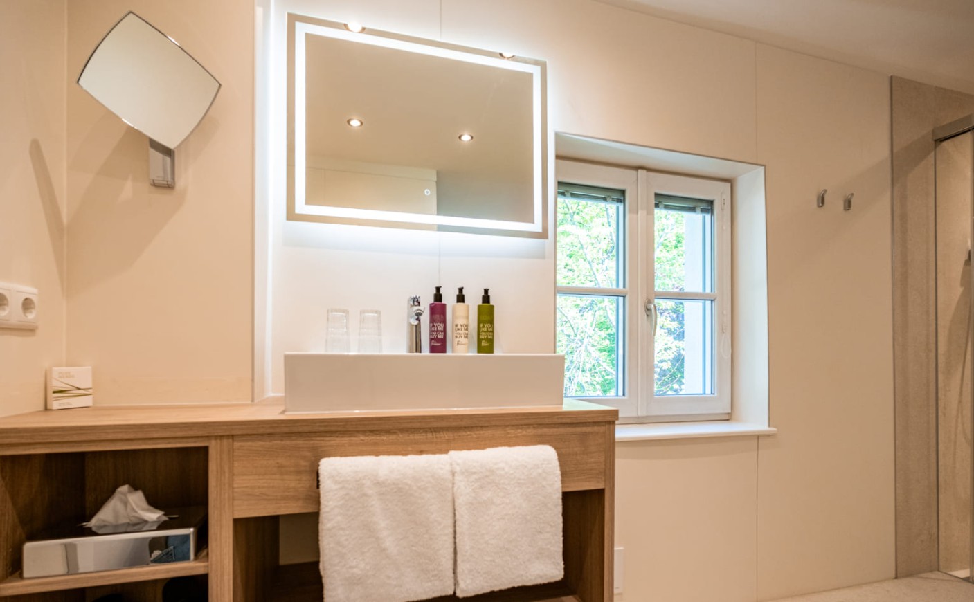 Badezimmer in der Junio Suite in Salzburg